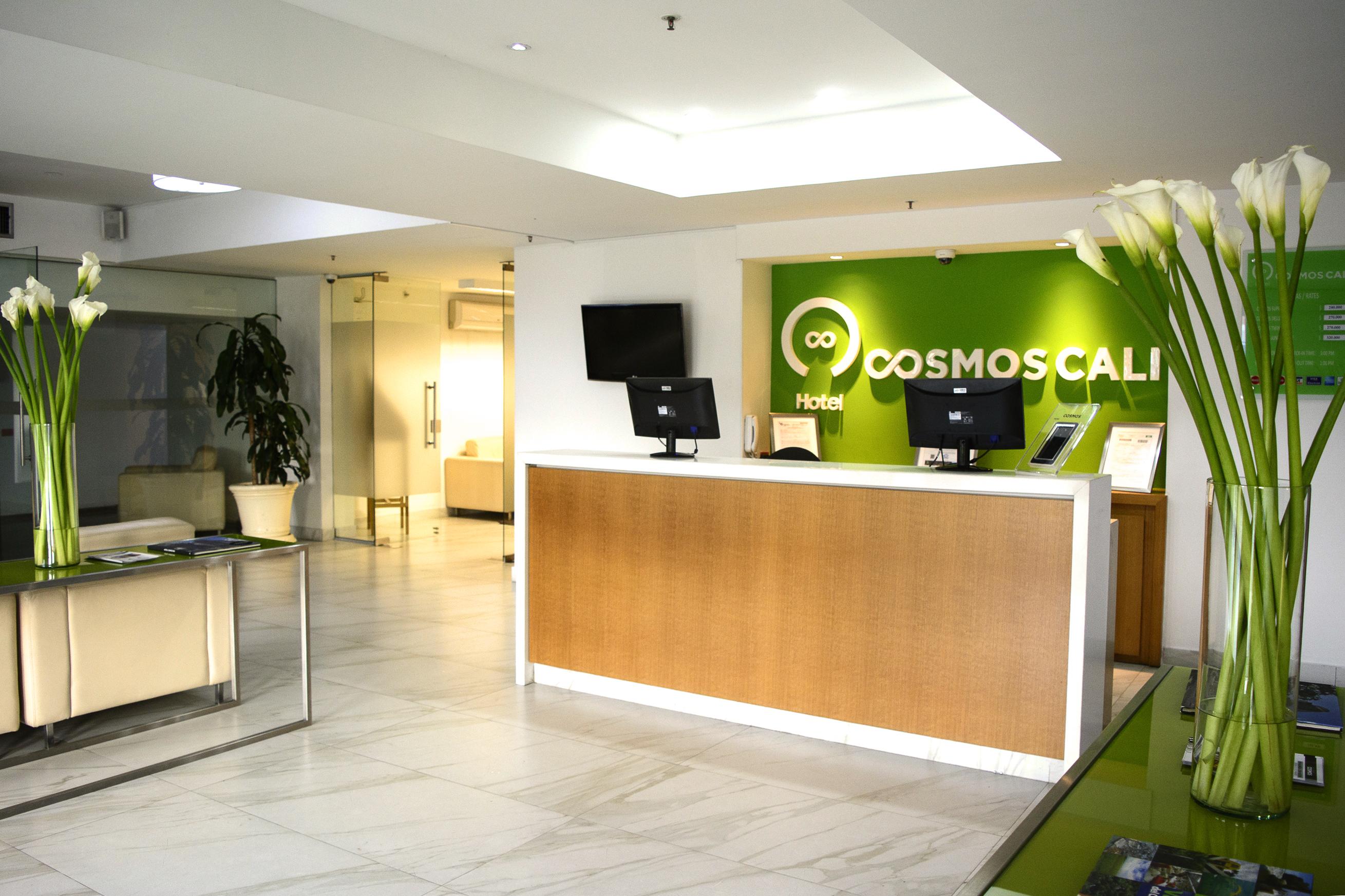 Hotel Cosmos كالي المظهر الخارجي الصورة