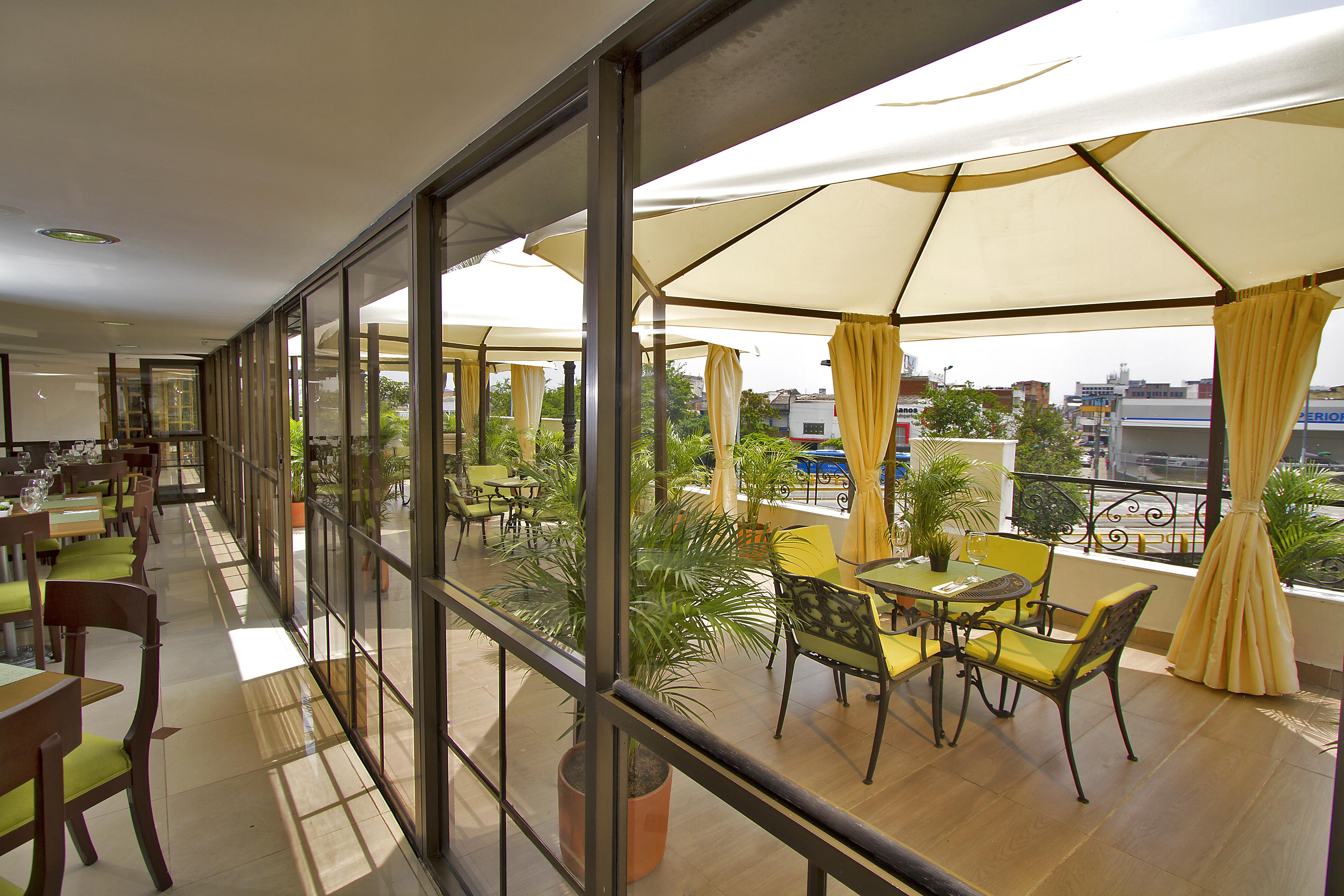Hotel Cosmos كالي المظهر الخارجي الصورة
