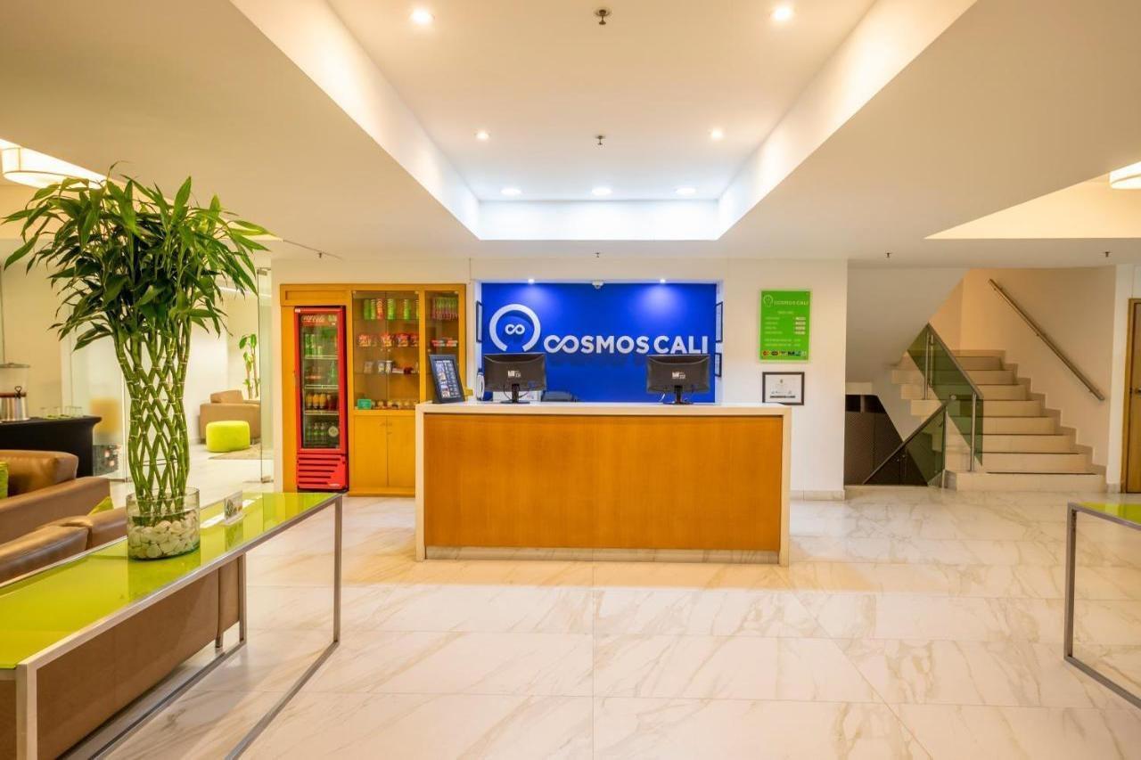 Hotel Cosmos كالي المظهر الخارجي الصورة